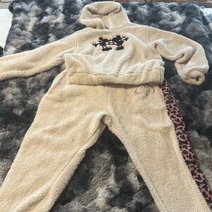 Mickey and Minnie mouse sweatsuit